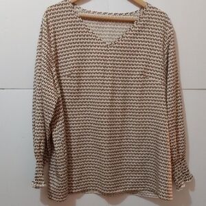 Women's V-Neck Patterned Top